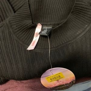 Mock turtleneck long sleeve shirt